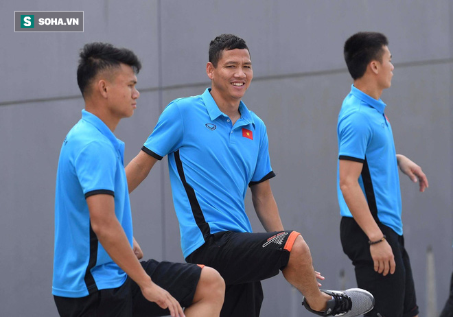 Liên tục bị chủ nhà Indonesia làm khó, U23 Việt Nam phải tập ở sân bóng khu công nghiệp - Ảnh 2.