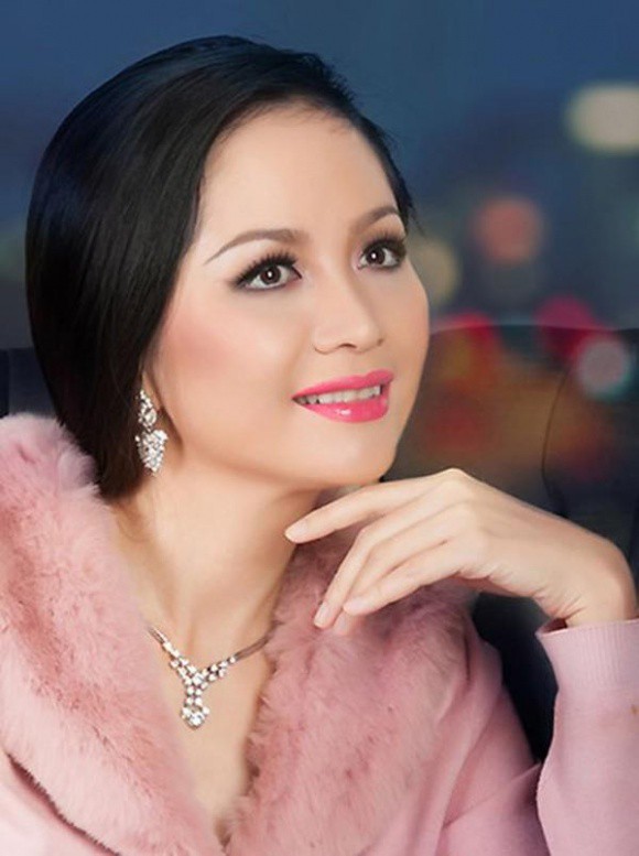 Loạt Hoa hậu Việt Nam sở hữu vẻ đẹp “bất biến”: Người có gương mặt trẻ trung hệt ngày đăng quang, người mệnh danh 'thần tiên tỷ tỷ' 12