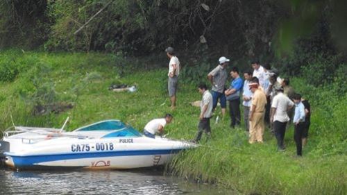 Tá hỏa phát hiện thi thể người nước ngoài nổi trên sông Hương 1