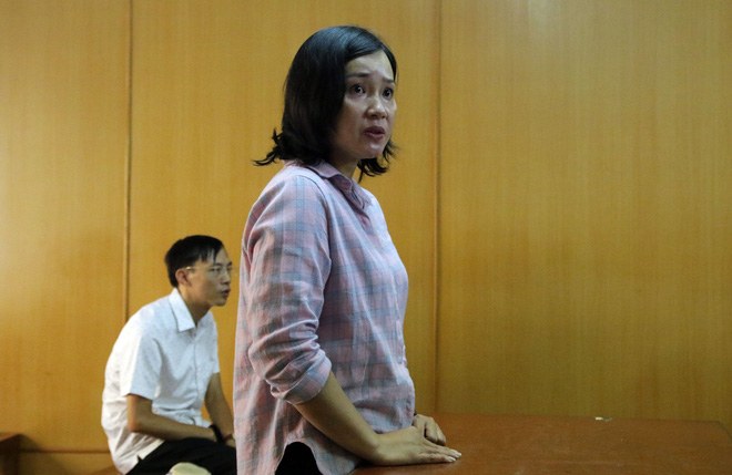 Âm mưu thâm độc của đôi vợ chồng hờ dành cho người cha nuôi - Ảnh 2. Âm mưu thâm độc của đôi vợ chồng 'hờ' dành cho người cha nuôi 2
