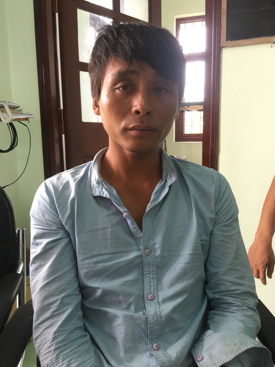 Mẹ nghi phạm vụ sát hại 3 người trong một gia đình: Mẹ nghi phạm vụ sát hại 3 người trong một gia đình: