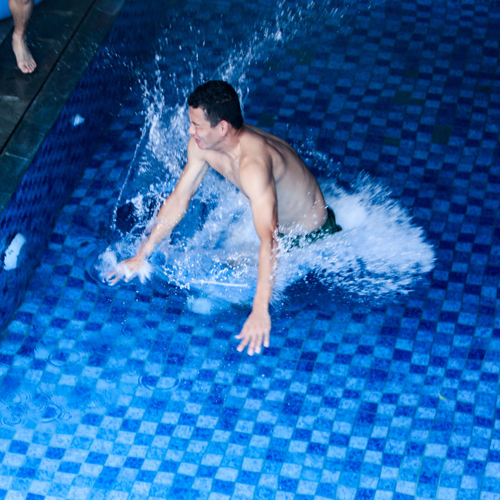 Lội bể bơi, dàn sao U23 Việt Nam khoe body như siêu mẫu - Ảnh 7.