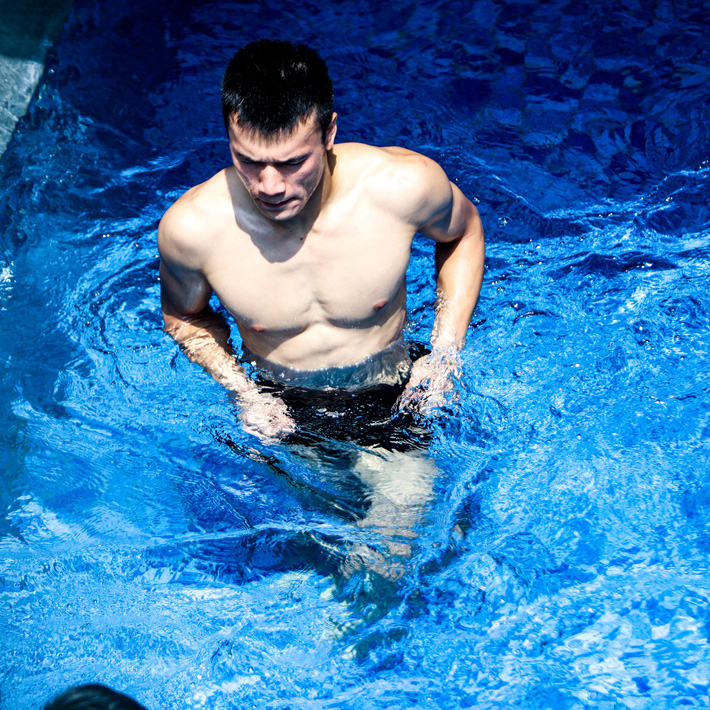 Lội bể bơi, dàn sao U23 Việt Nam khoe body như siêu mẫu - Ảnh 11.