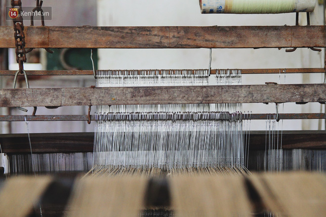 Người phụ nữ Hà Nội đầu tiên dệt lụa từ tơ sen: 4.800 cuống sen cho một chiếc khăn quàng cổ dài 1,7 mét 16