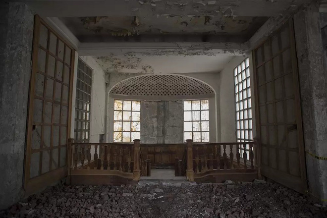 Chuyện rùng mình của khách sạn xa hoa bỏ hoang ở Mexico: Người chủ tự tử ngay đại sảnh, căn phòng thờ cúng bí mật không ai dám bước vào - Ảnh 9.