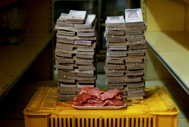 Mất giá khủng như tiền Venezuela: 1 kg thịt giá 9,5 triệu bolivar! - Ảnh 4.