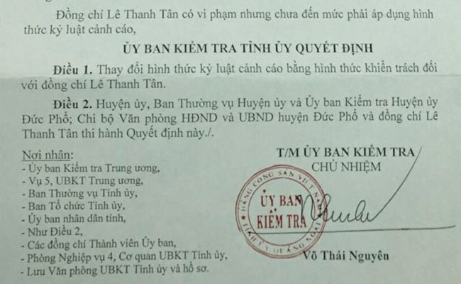 Tình tiết lạ vụ Phó Chủ tịch huyện tát nhân viên giữa cơ quan, không cho đi cùng xe ô tô - Ảnh 2. Tình tiết lạ vụ Phó chủ tịch huyện tát nhân viên giữa cơ quan 1