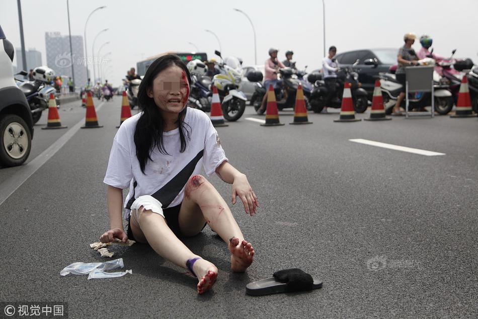 Trung Quốc: Tài xế xe điên đâm chết 6 người, làm bị thương 12 người do mâu thuẫn tình cảm - Ảnh 2.