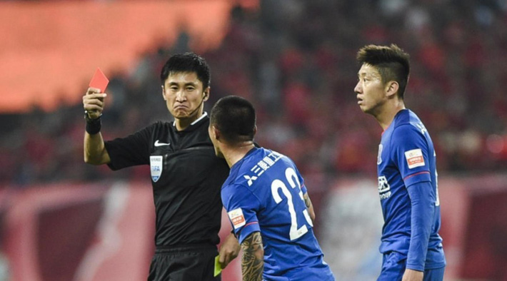 Trọng tài Trung Quốc rút thẻ đỏ đuổi cầu thủ Bahrain rất có duyên với U23 Việt Nam - Ảnh 1.