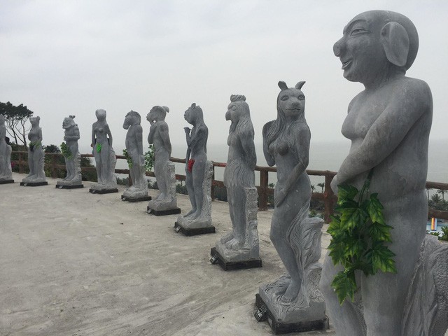 Công viên ở Hải Phòng trưng bày loạt tượng hài hước: Những bức tượng đã có hơn 10 năm nay, không hiểu sao mọi người lại xôn xao - Ảnh 6.