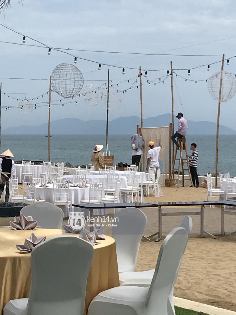 HOT: Loạt ảnh hiếm hoi về bãi biển nơi diễn ra lễ đính hôn của Trường Giang và Nhã Phương 4