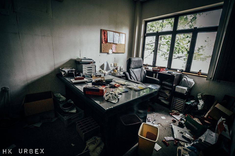 Khung cảnh rùng rợn của bệnh viện bị bỏ hoang tại Hong Kong, nơi từng thực hiện 6000 ca nạo phá thai mỗi năm 12