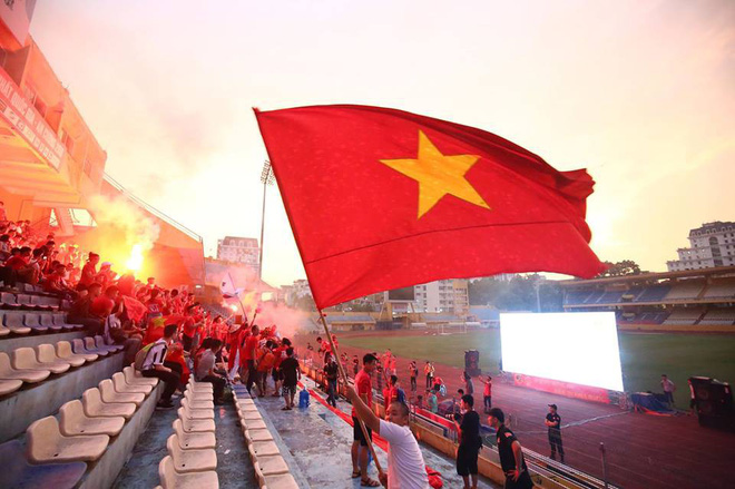 [CẬP NHẬT] Biển người ở quê nhà mong chờ U23 Việt Nam chiến thắng U23 Syria - Ảnh 2.
