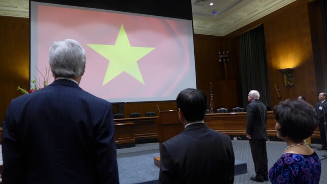 Bữa tiệc chưa no của Thượng nghị sĩ John McCain và tình người Việt - Mỹ - Ảnh 1.