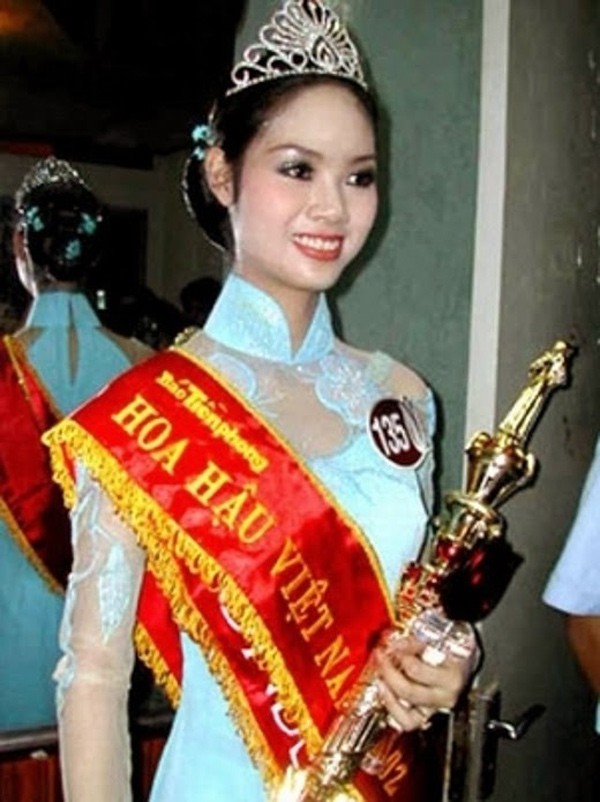 Cuộc sống an phận, sớm rời xa ánh hào quang của Hoa hậu Việt Nam 2002 - Ảnh 2. Cuộc sống an phận, sớm rời xa ánh hào quang của Hoa hậu Việt Nam 2002 2