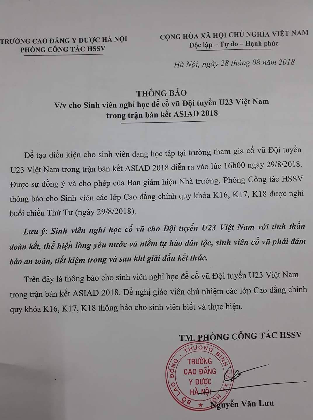Nhà trường cho sinh viên nghỉ học để cổ vũ đội tuyển Olympic Việt Nam trong trận bán kết ASIAD 2018 - Ảnh 1.