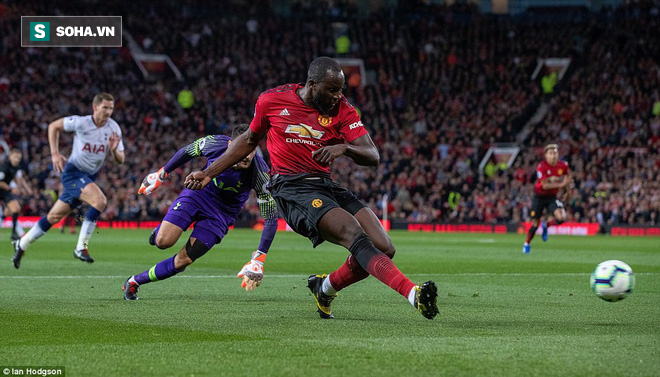 Thua thảm trước Tottenham, Mourinho biến Old Trafford thành nhà hoang vô chủ - Ảnh 3. Thua thảm trước Tottenham, Mourinho biến Old Trafford thành 'nhà hoang vô chủ' 2