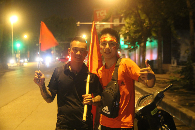 Đêm không ngủ ở Hà Nội sau chiến thắng ngây ngất lòng người của Olympic Việt Nam - Ảnh 1.