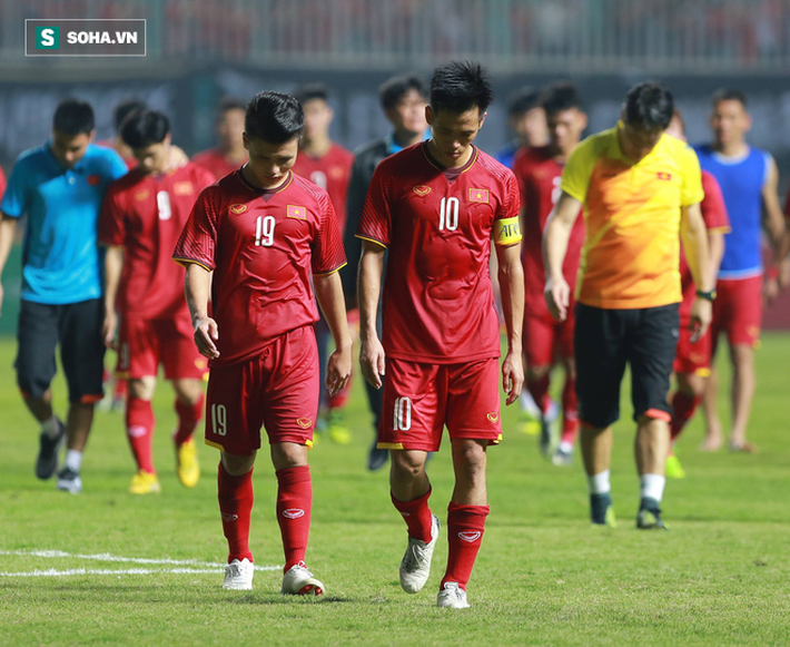 Lập siêu phẩm nhưng đội nhà vẫn thua trận, Minh Vương rơm rớm nước mắt - Ảnh 4.