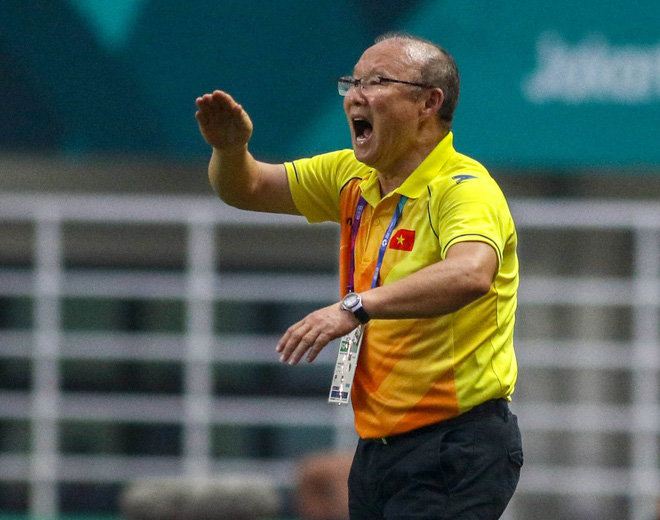 Xem U23 Việt Nam đá với Hàn Quốc, CĐV Trung Quốc giận dữ quay sang ném đá đội nhà - Ảnh 2.