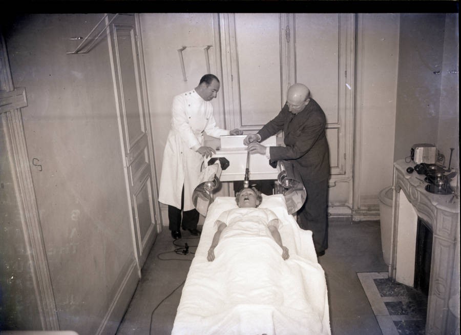 Những tấm hình ám ảnh trong bệnh viện tâm thần 50 năm trước - Ảnh 14.