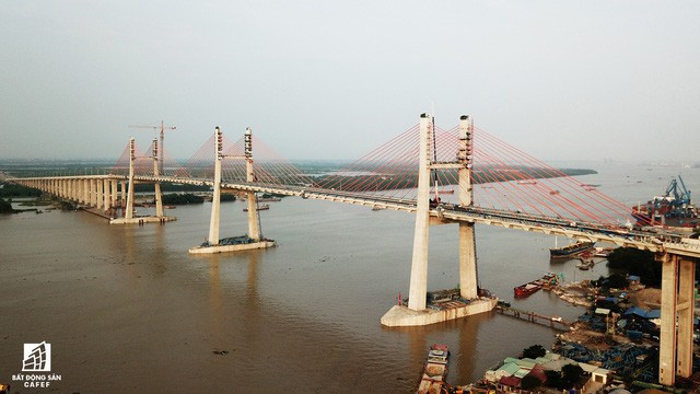 Một ngày trước khi thông xe, nhìn toàn cảnh cao tốc Hạ Long - Hải Phòng và cầu Bạch Đằng gần 15 nghìn tỷ từ trên cao - Ảnh 12.
