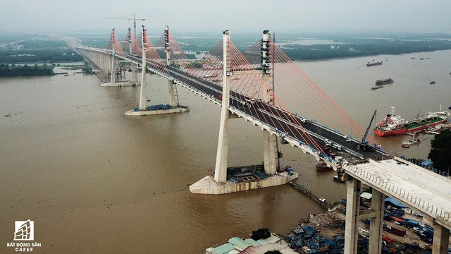 Một ngày trước khi thông xe, nhìn toàn cảnh cao tốc Hạ Long - Hải Phòng và cầu Bạch Đằng gần 15 nghìn tỷ từ trên cao - Ảnh 14.
