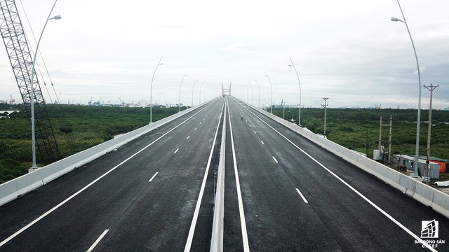 Một ngày trước khi thông xe, nhìn toàn cảnh cao tốc Hạ Long - Hải Phòng và cầu Bạch Đằng gần 15 nghìn tỷ từ trên cao - Ảnh 7.