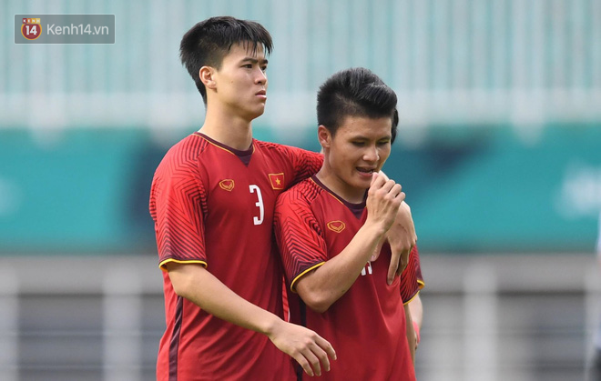 Cha mẹ Quang Hải chia sẻ về việc con trai bị chỉ trích sau khi Olympic Việt Nam thất bại trước UAE 1