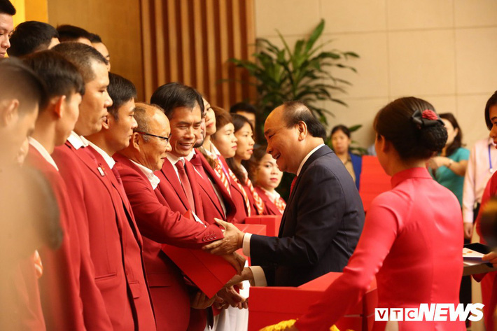 Thủ tướng trao Huân chương Lao động hạng 3 cho các VĐV giành HCV ASIAD 18 3