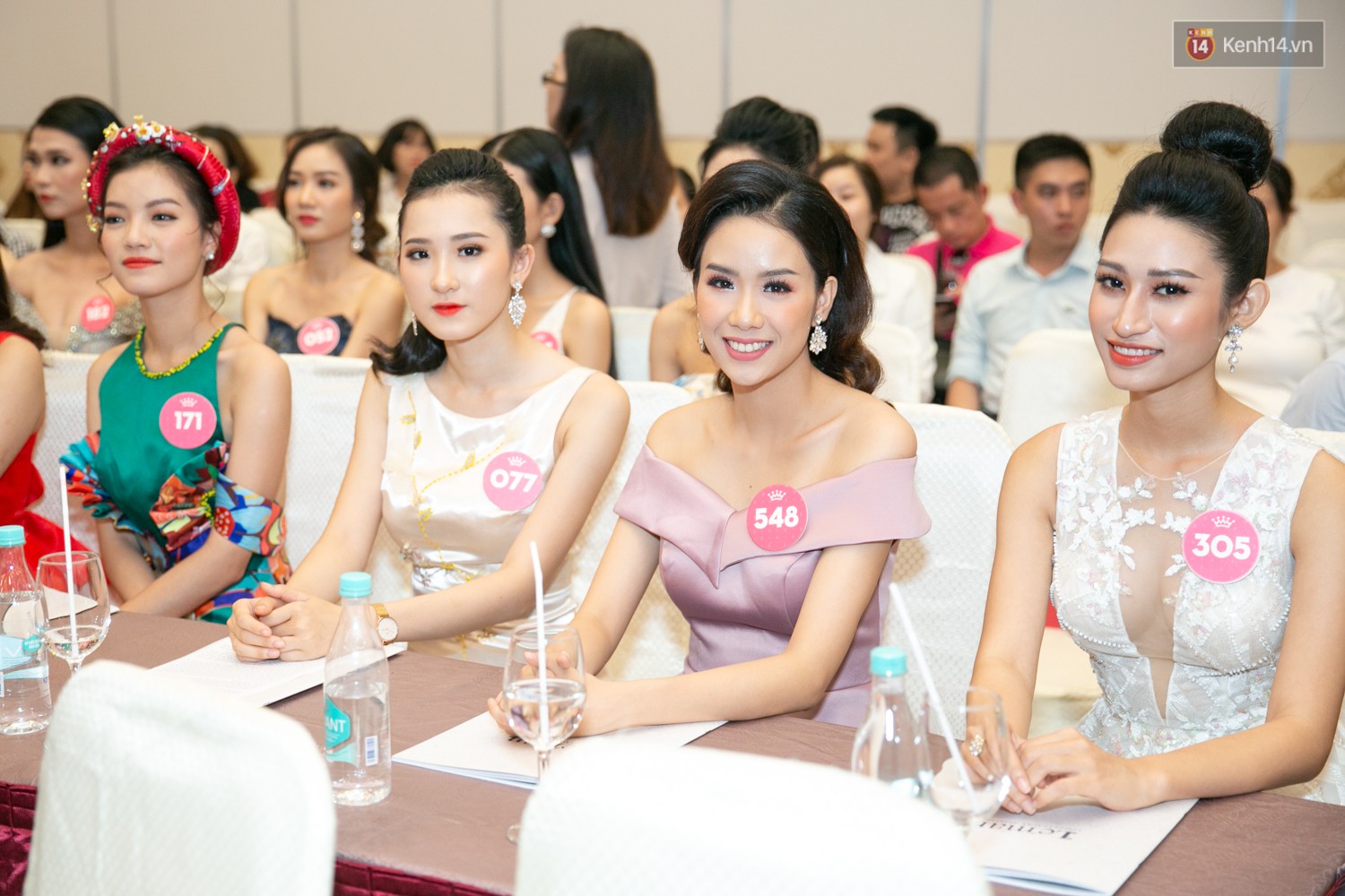 Trước thềm chung kết, hé lộ cận cảnh vương miện, quyền trượng giá trị của Tân Hoa hậu Việt Nam 2018 - Ảnh 23.