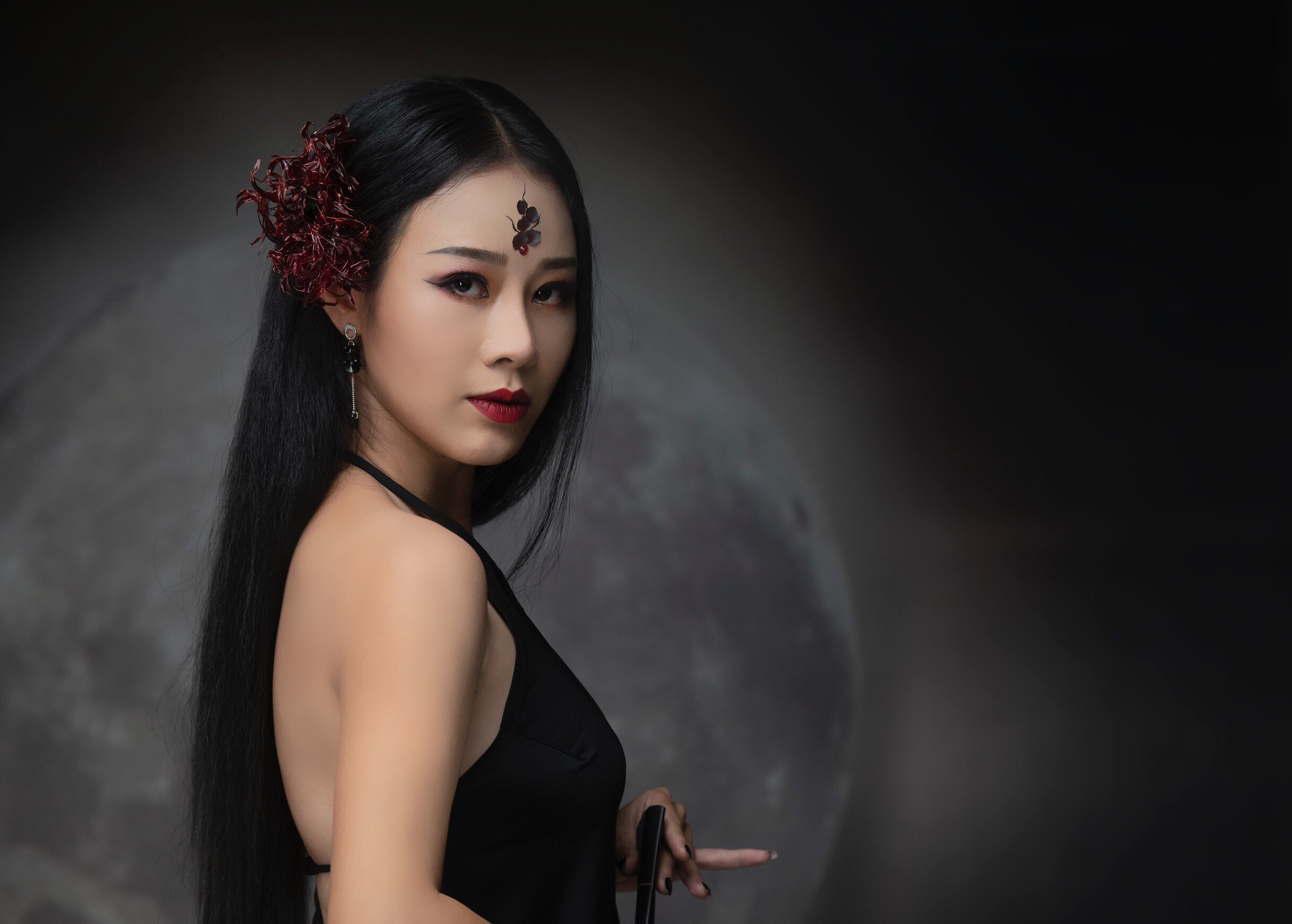 Ca sĩ Hoa Trần lại khiến fans “sốt” vì đẹp mộng mị trong MV cover nhạc phim Diên Hy Công Lược 1