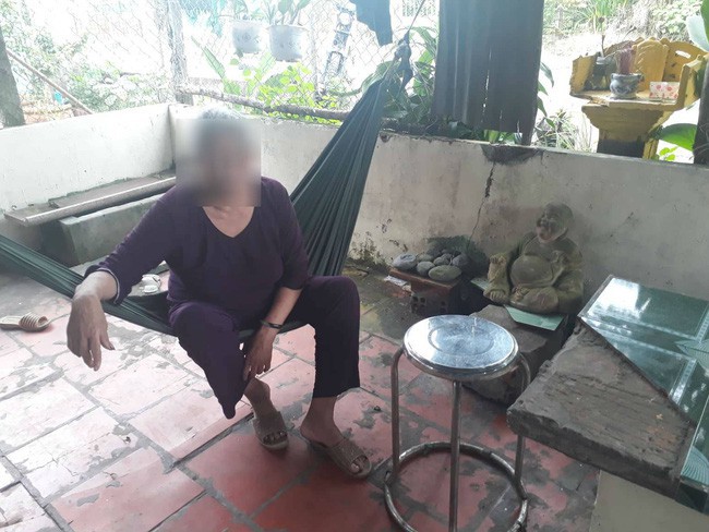 Vụ bé gái 8 tuổi bị hàng xóm hiếp dâm đến nhập viện: Nghi phạm khai do xem phim đen nên nảy sinh dục vọng 2 Vụ bé gái 8 tuổi bị hàng xóm hiếp dâm đến nhập viện: Nghi phạm khai do xem phim đen nên nảy sinh dục vọng 2