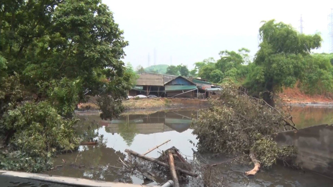 Cảnh tan hoang sau vụ vỡ đập hồ chứa, hàng nghìn mét khối chất thải tràn vào khu dân cư ở Lào Cai - Ảnh 10.