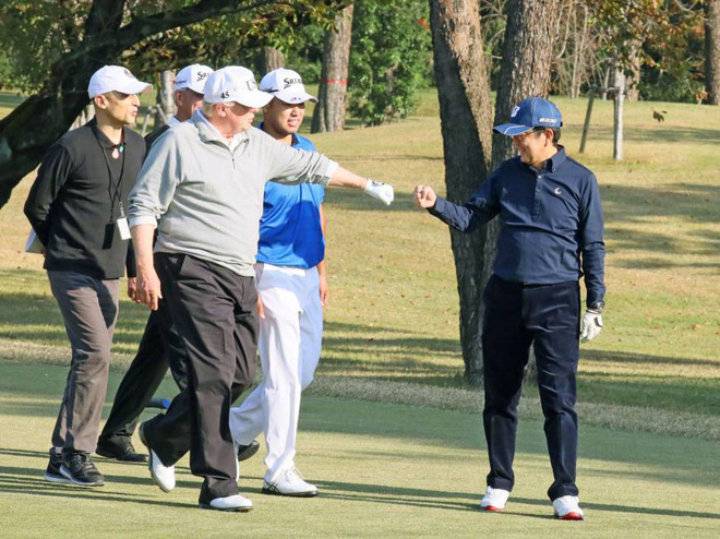 Ngoại giao 'sân golf' - vũ khí của Thủ tướng Nhật trong đàm phán thương mại với ông Trump 2