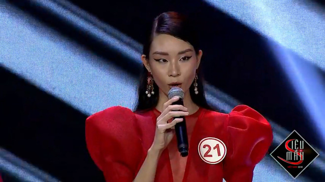 Bật cười trước màn trả lời ứng xử ngô nghê của thí sinh Siêu mẫu Việt Nam - Ảnh 9.