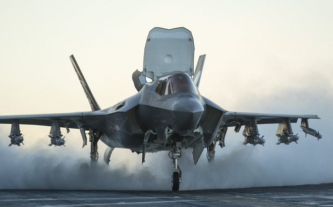 NÓNG: Mỹ điều tàu sân bay chở đầy tiêm kích F-35 áp sát Syria, Trung Đông dậy sóng! 1