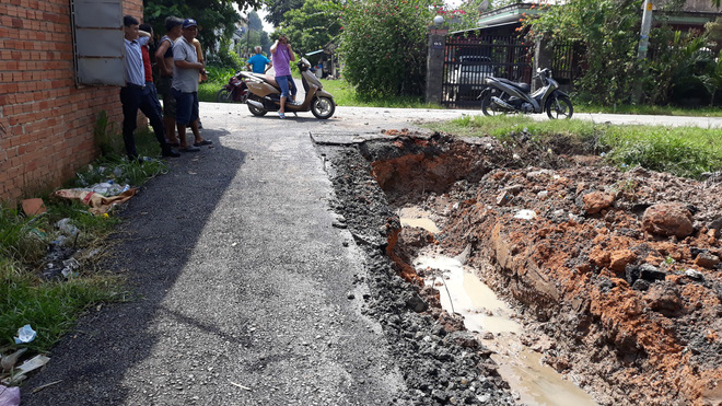 Chủ tịch xã nói làm đúng quy trình vụ phá đường trải nhựa mạnh thường quân bỏ tiền làm giúp dân - Ảnh 1.