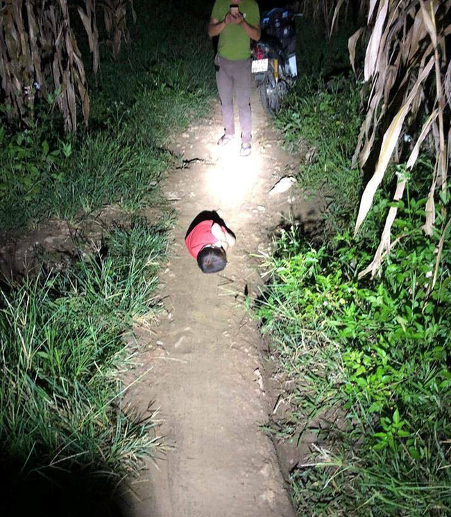 Thêm thông tin về bé trai Hà Giang ngủ ngoài đường đất vì bố mất 1