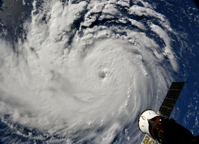 Từ trạm vũ trụ, phi hành gia vẫn rùng mình vì bão Florence - Ảnh 5.