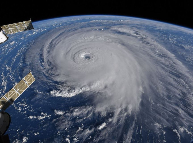 Từ trạm vũ trụ, phi hành gia vẫn rùng mình vì bão Florence - Ảnh 8.