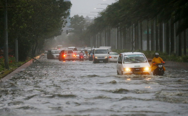 Cảnh tượng như ngày tận thế của siêu bão Mangkhut khi càn quét qua Philippines - Ảnh 4.