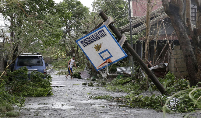 Cảnh tượng 'như ngày tận thế' của siêu bão Mangkhut khi càn quét qua Philippines 6