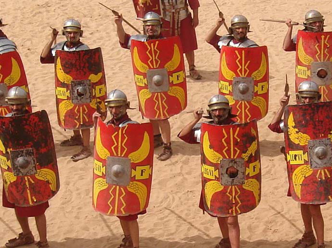Ba kiểu dàn trận xuất sắc thời La Mã: Loại số 1 là sở trường của mãnh tướng Mark Antony - Ảnh 2.