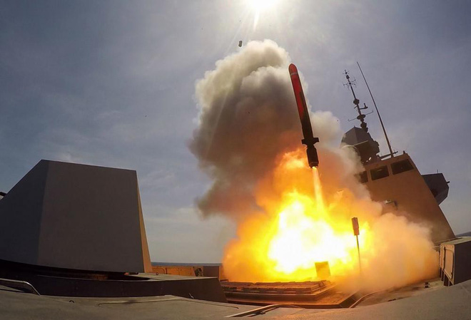 Chiến hạm Pháp vừa tập kích Syria: Dùng tên lửa “cực độc”, đắt hơn cả Tomahawk - Ảnh 1.