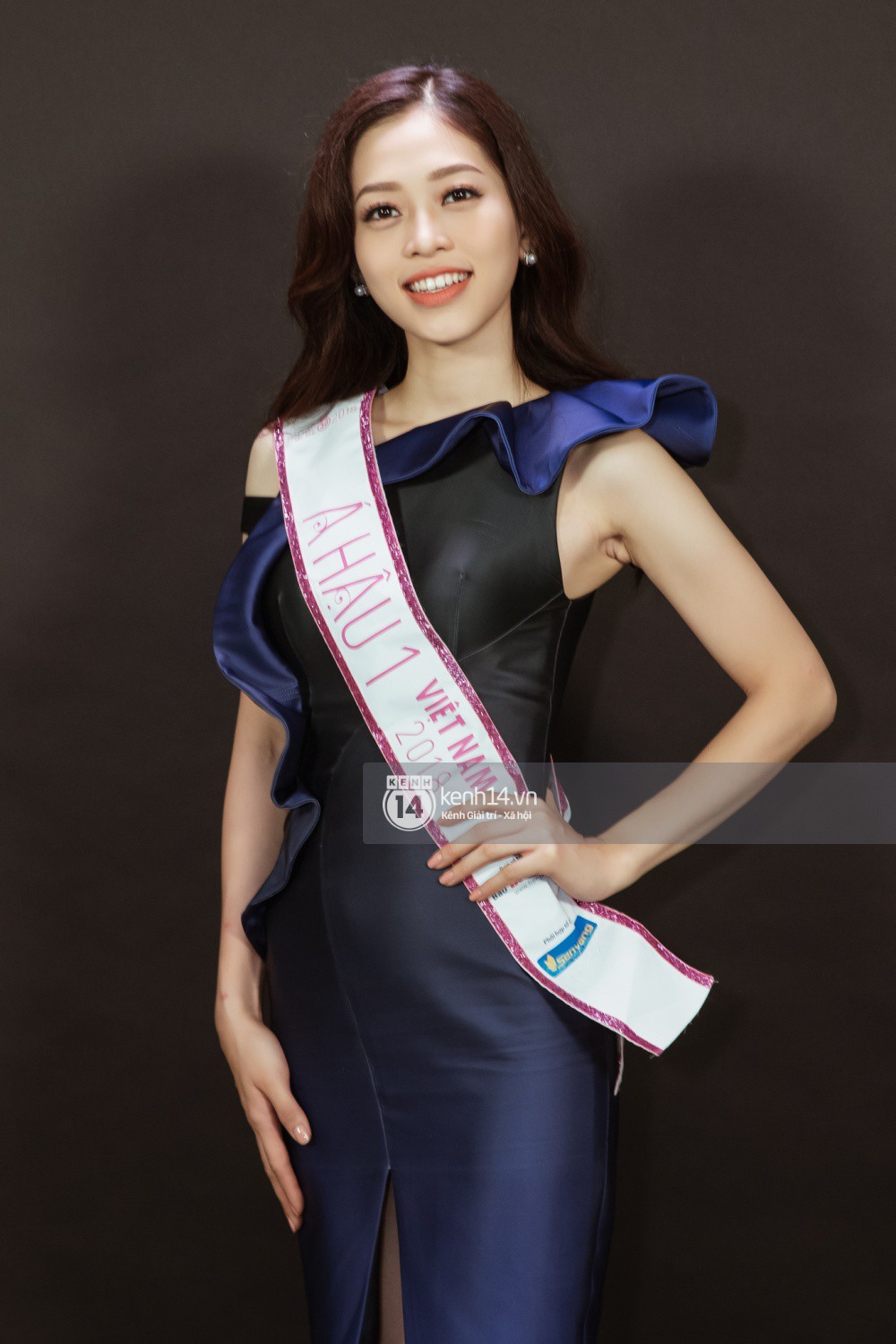 Ngắm cận vẻ đẹp của Top 3 Hoa hậu Việt Nam 2018: Mỹ nhân 2000 được khen sắc sảo, 2 nàng Á mười phân vẹn mười - Ảnh 9.