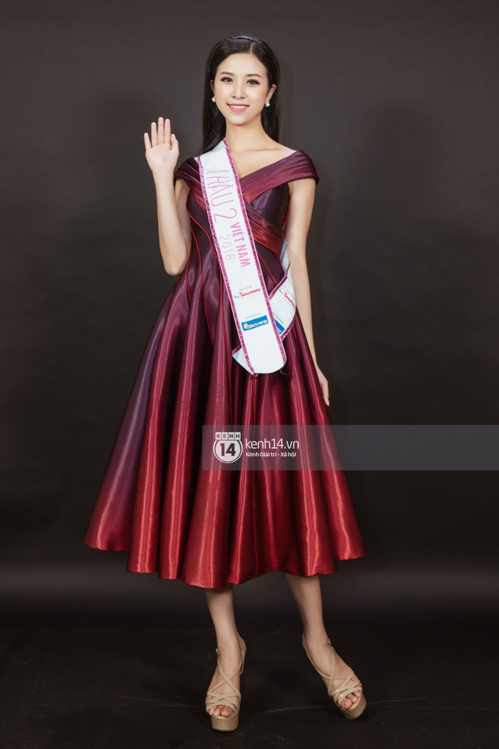 Ngắm cận vẻ đẹp của Top 3 Hoa hậu Việt Nam 2018: Mỹ nhân 2000 được khen sắc sảo, 2 nàng Á mười phân vẹn mười - Ảnh 12.