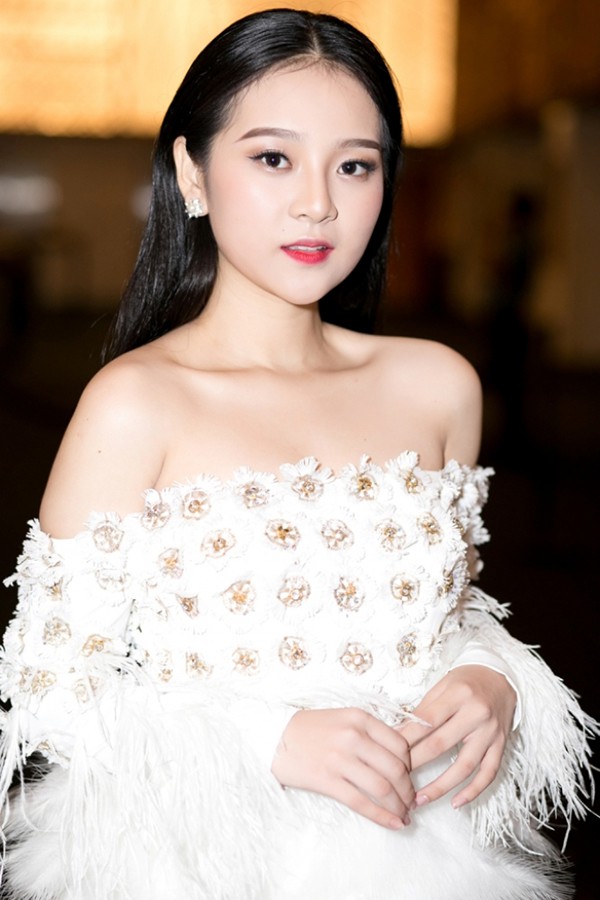 Loạt sao nổi tiếng học cùng một mái trường với Hoa hậu Việt Nam Trần Tiểu Vy - Ảnh 5.