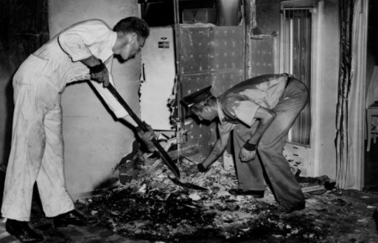 Vụ án bí ẩn thách thức khoa học suốt 70 năm qua: Người phụ nữ cháy rụi thành tro bụi bên trong căn hộ gần như nguyên vẹn - Ảnh 2.