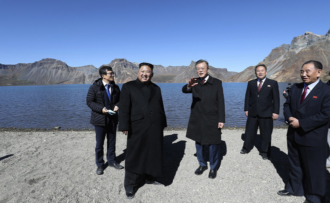 TT Hàn Quốc khép lại hành trình đẹp như mơ, lãnh đạo Triều Tiên tặng quà khủng - Ảnh 5.